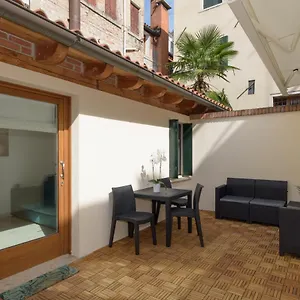 https://corteluna-incantevole-a-500-metri-da-pzza-smarco.hotelinveneto.com