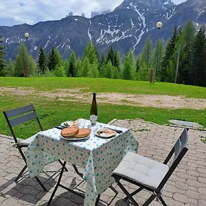 https://la-casa-degli-gnomi-falcade.hotelinveneto.com